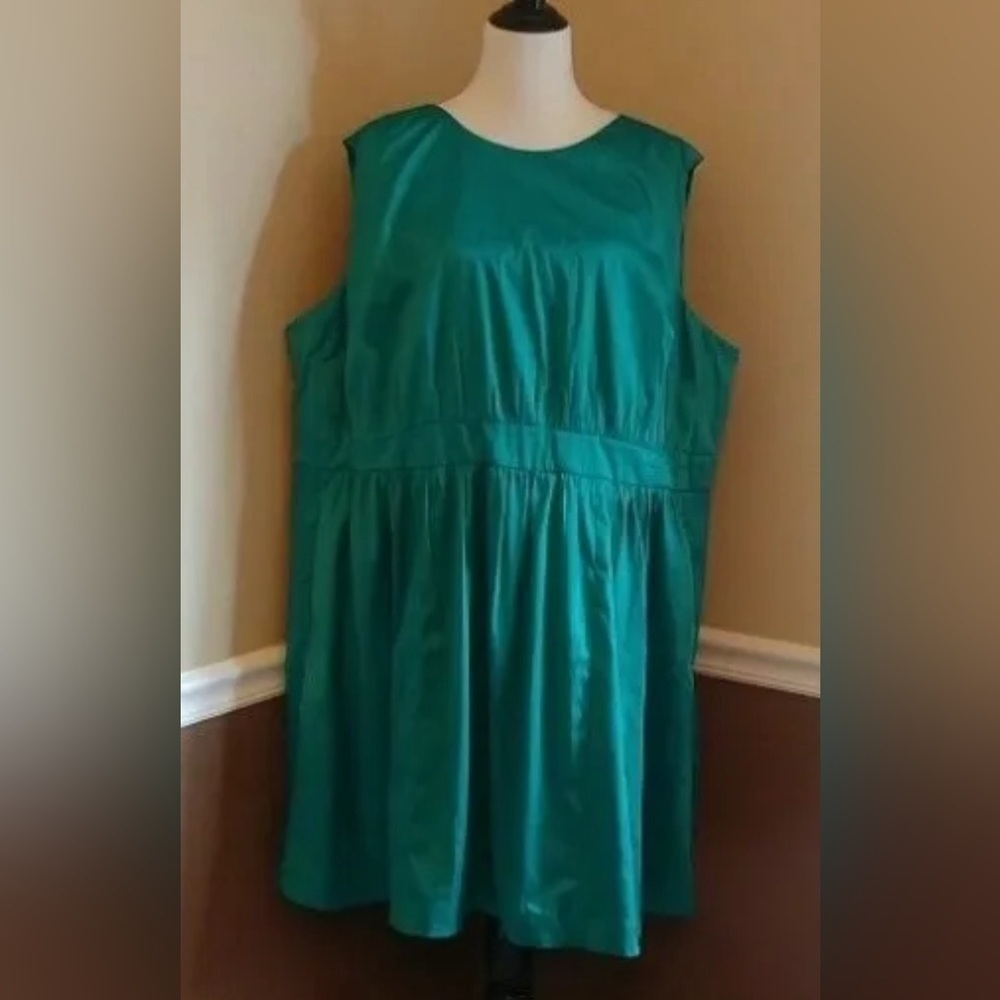 Emerald Green Satin Sleeveless Modcloth Dress Emily and Fin Size 4X